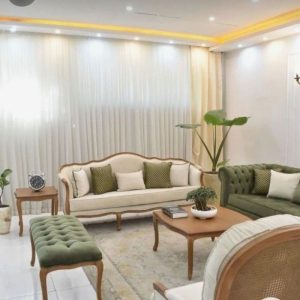 مبل کوئین کرم سبز